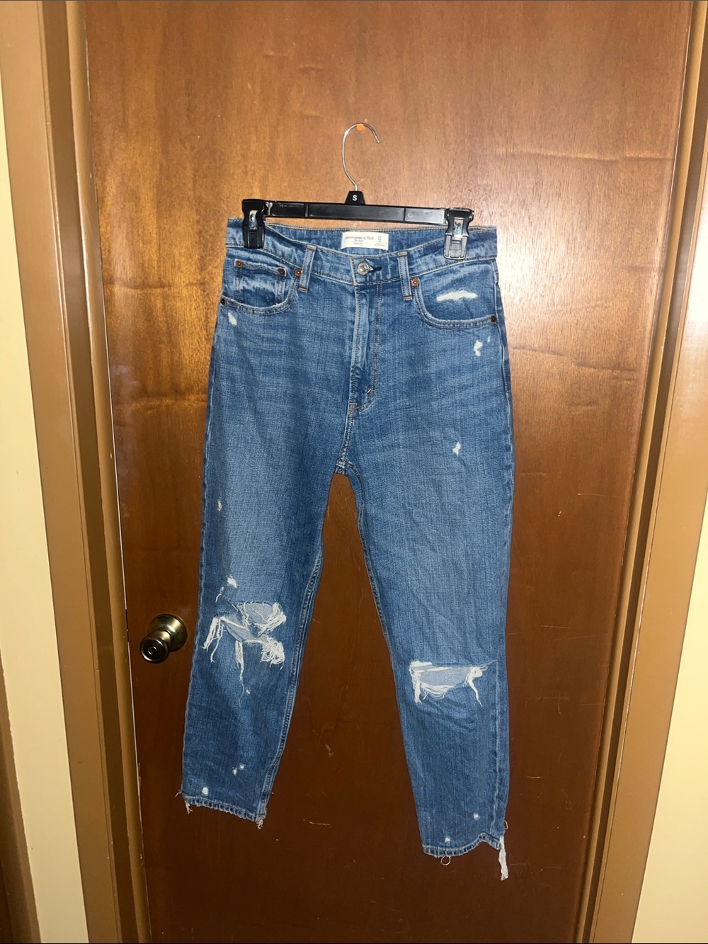 Women’s Distressed Blue the mom’s high-rise Denim Jeans